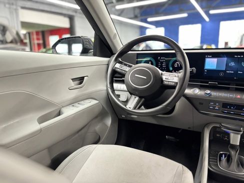 Used 2025 Hyundai Kona SEL FWD image 11