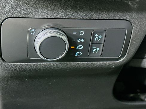 Used 2020 Ford Escape SE image 17