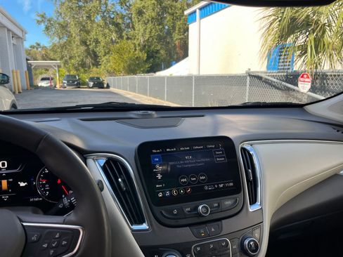 Used 2024 Chevrolet Malibu LT image 18