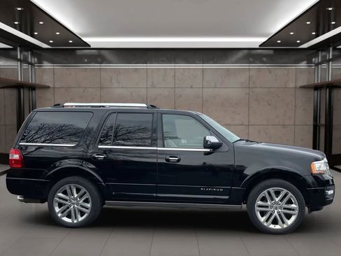 Used 2017 Ford Expedition Platinum image 6