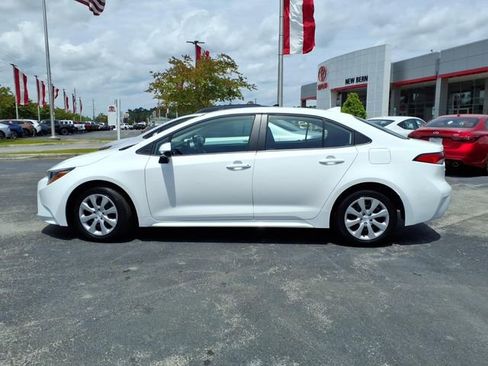Used 2026 Toyota Corolla LE FWD image 3