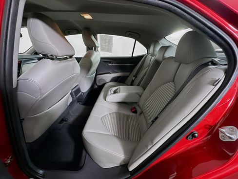 Used 2021 Toyota Camry SE FWD image 26