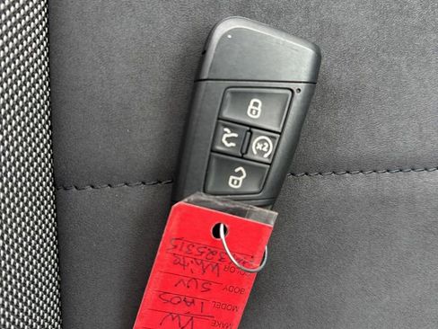 Used 2023 Volkswagen Taos SE image 30