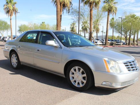 Used 2008 Cadillac DTS FWD image 8