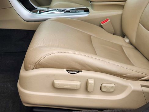 Used 2015 Acura TLX w/ Technology Package FWD image 22