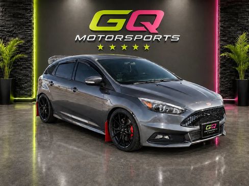 Used 2015 Ford Focus ST w/ Equipment Group 402A FWD image 1