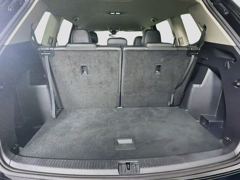 Used 2025 Volkswagen Atlas SE FWD image 28