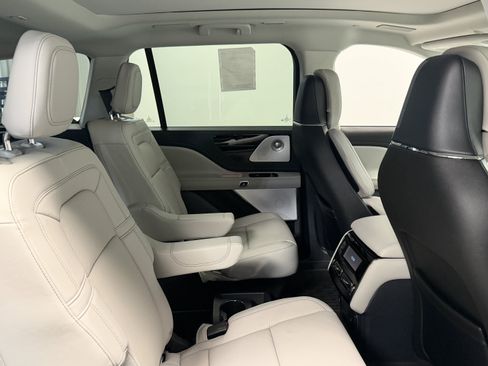 New 2026 Lincoln Aviator Reserve AWD/4WD image 24