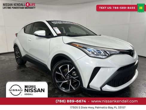 Used 2022 Toyota C-HR XLE image 1