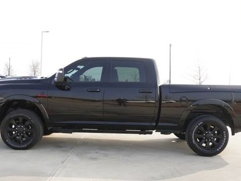 Used 2024 RAM 2500 Limited image 6