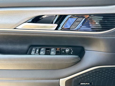 New 2026 Jeep Grand Wagoneer 2WD image 18