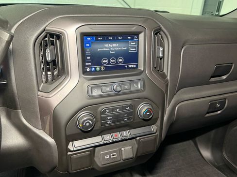 Used 2021 Chevrolet Silverado 1500 Custom AWD/4WD image 17