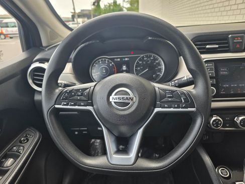 Used 2021 Nissan Versa SV FWD image 15
