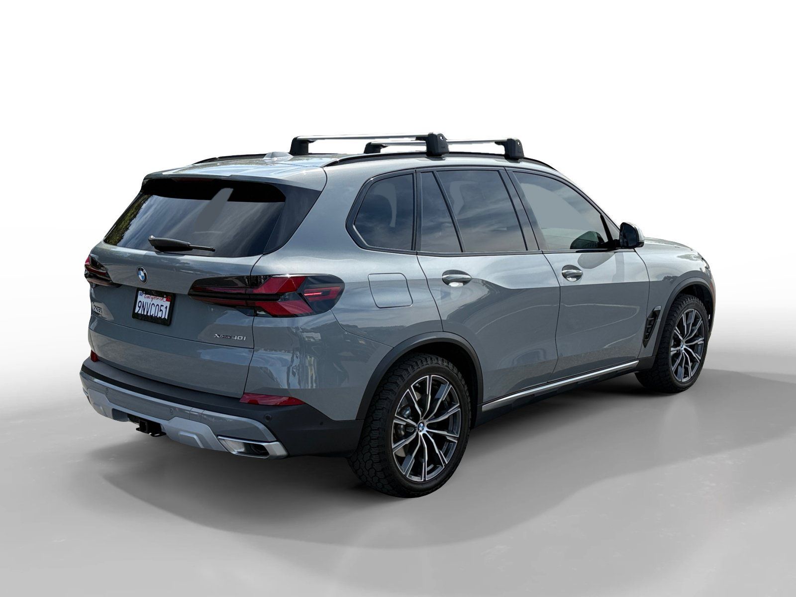 Used 2025 BMW X5 xDrive40i w/ M Sport Package AWD/4WD image 5