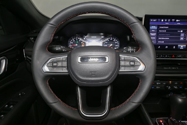 Used 2026 Jeep Compass Trailhawk AWD/4WD image 31