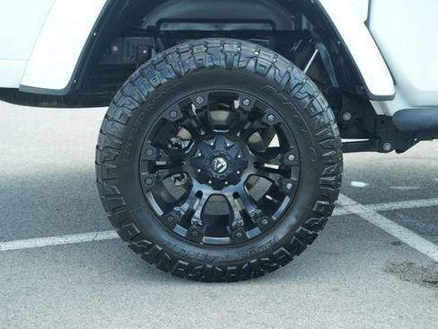 Used 2021 Jeep Gladiator Overland AWD/4WD image 48