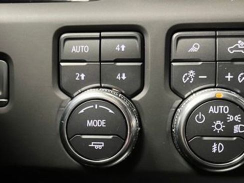 Used 2024 GMC Sierra 3500 AT4 w/ AT4 Premium Plus Package AWD/4WD image 32