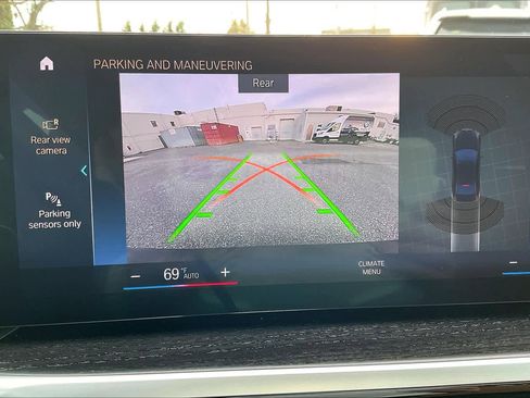 Certified 2023 BMW 330i xDrive Sedan w/ Driving Assistance Package image 31