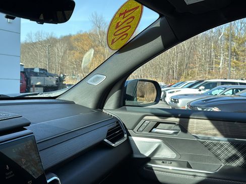 Used 2024 GMC Acadia Denali w/ Super Cruise Package image 24