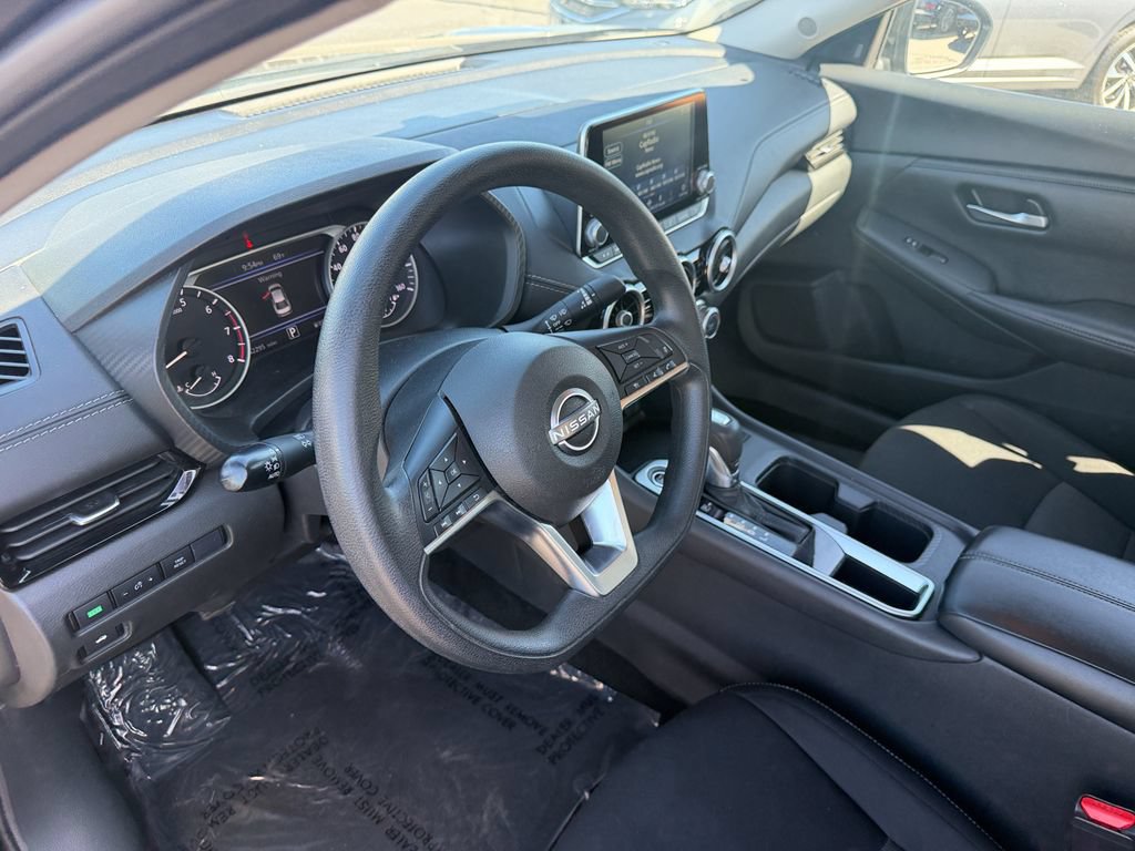 Used 2025 Nissan Sentra SV FWD image 7