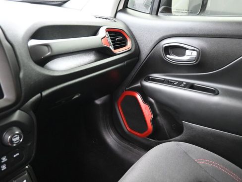 Used 2020 Jeep Renegade Trailhawk w/ UConnect 8.4 Nav Group image 19