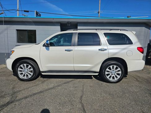 Used 2014 Toyota Sequoia Platinum AWD/4WD image 2