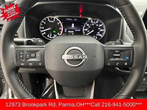 Used 2025 Nissan Rogue SV FWD image 11