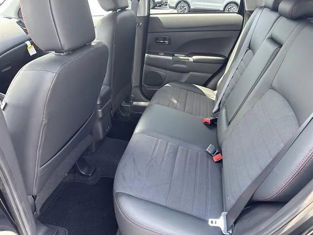 Used 2026 Mitsubishi Outlander Sport AWD image 15