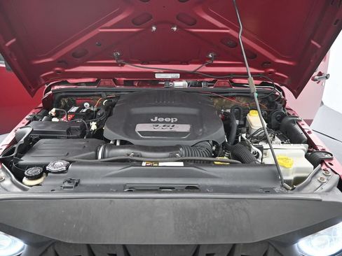 Used 2013 Jeep Wrangler Sport AWD/4WD image 11