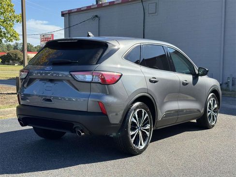 Used 2022 Ford Escape SE w/ SE Sport Appearance Package image 20
