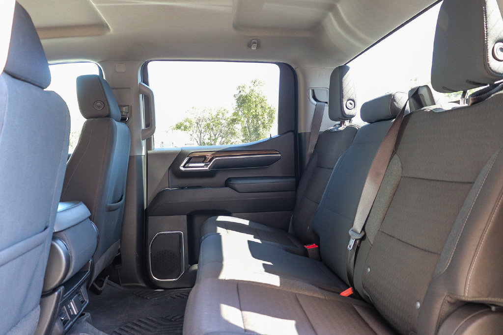 Used 2024 Chevrolet Silverado 1500 LT Trail Boss AWD/4WD image 18