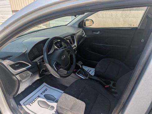 Used 2019 Hyundai Accent SE FWD image 3