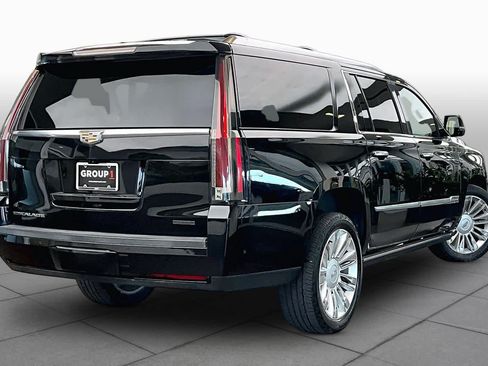 Used 2018 Cadillac Escalade ESV Platinum RWD image 12