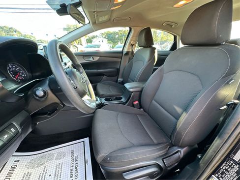 Used 2020 Kia Forte LXS image 9
