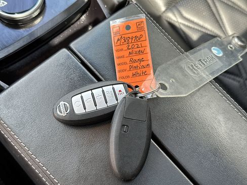 Used 2021 Nissan Rogue Platinum AWD/4WD image 26