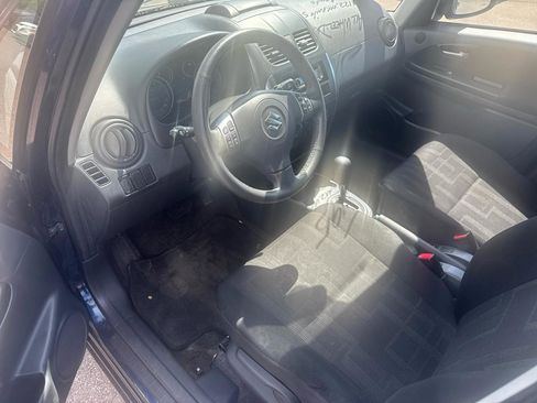 Used 2010 Suzuki SX4 AWD Hatchback image 9