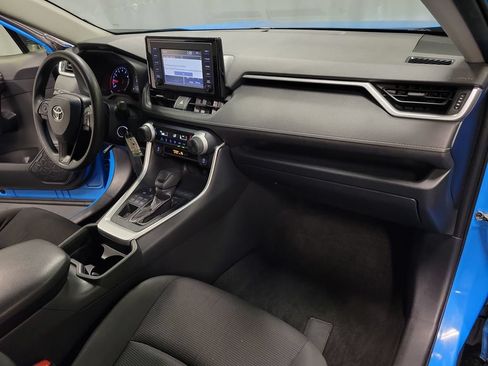 Used 2019 Toyota RAV4 LE w/ All Weather Liner Package AWD/4WD image 33