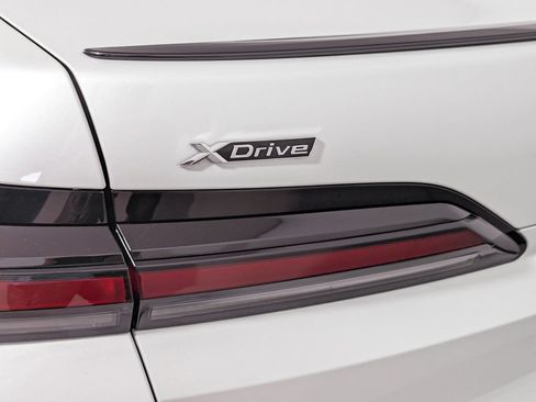 Certified 2024 BMW 760i xDrive AWD/4WD image 13
