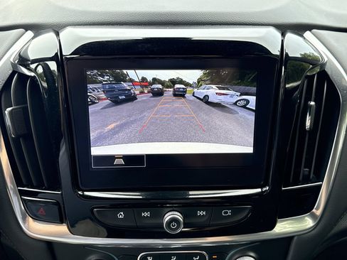 Used 2023 Chevrolet Traverse LT FWD image 24