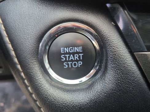 Used 2014 Toyota RAV4 Limited image 17