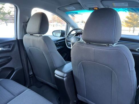 Used 2022 Chevrolet Bolt LT image 32