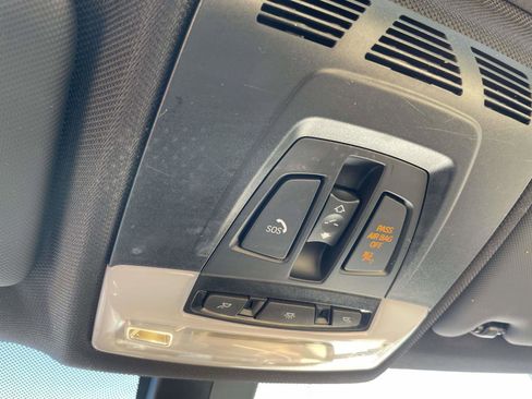 Used 2014 BMW 320i Sedan w/ Sport Package image 16