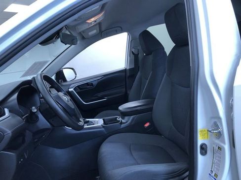 Used 2019 Toyota RAV4 LE w/ All Weather Liner Package AWD/4WD image 19