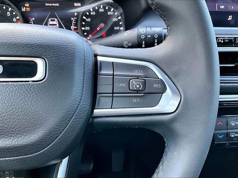 Used 2023 Jeep Compass Altitude image 11