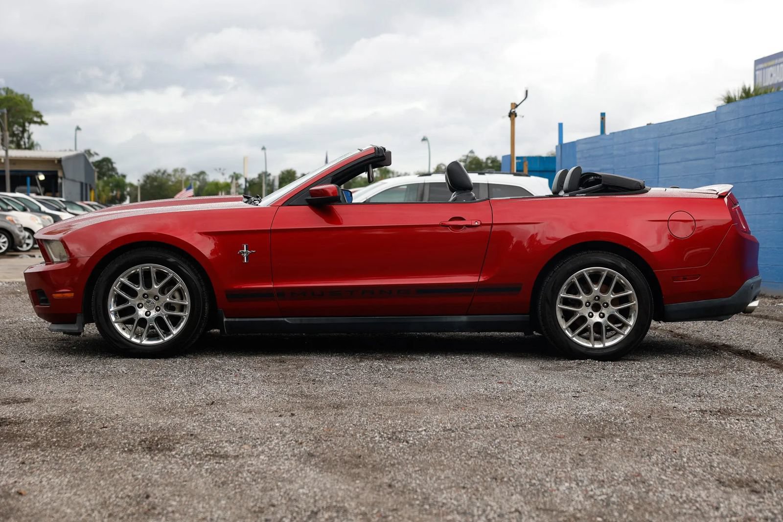 Used 2012 Ford Mustang Premium w/ Electronics Pkg RWD image 3