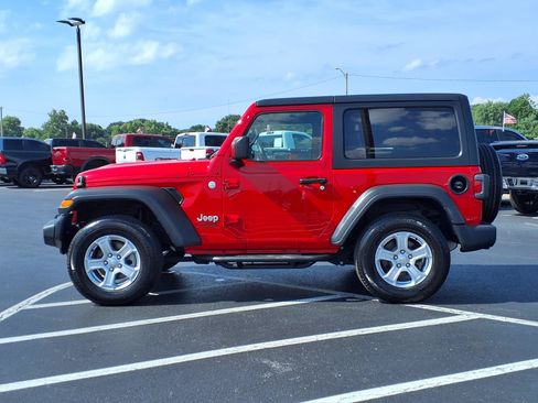Used 2019 Jeep Wrangler Sport AWD/4WD image 2