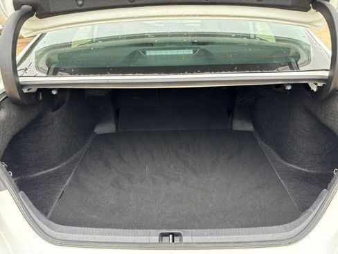 Used 2023 Toyota Camry LE image 31