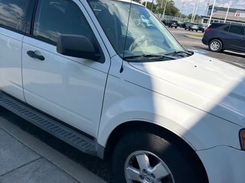 Used 2009 Ford Escape XLT FWD image 4