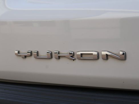 Used 2022 GMC Yukon SLT w/ SLT Luxury Package image 24