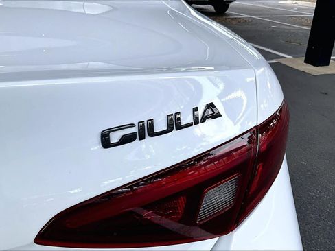 Used 2019 Alfa Romeo Giulia w/ Nero Edizione RWD image 10